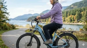 A close-up photograph illustrating a senior rider maintaining a relaxed, vertical posture on an electric bike with high handlebars, demonstrating the strain-free upright riding position suitable for arthritis.